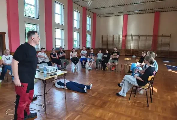 Szkolenie z pierwszej pomocy w Piersnie – mieszkańcy uczą się ratować życie