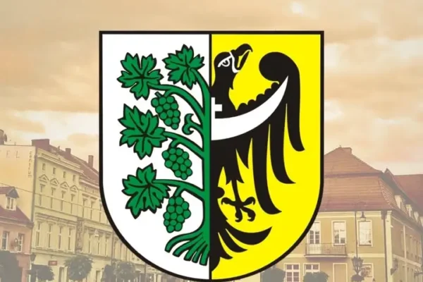 Międzypokoleniowy spektakl w Środzie Śląskiej zwieńczył projekt „Skarb Łączy Pokolenia”