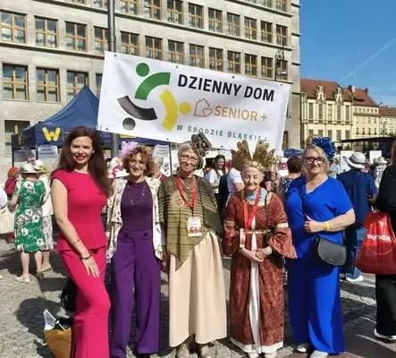 Wrocławskie Dni Seniora: Panie ze Środy Śląskiej z nagrodami za nakrycia głowy