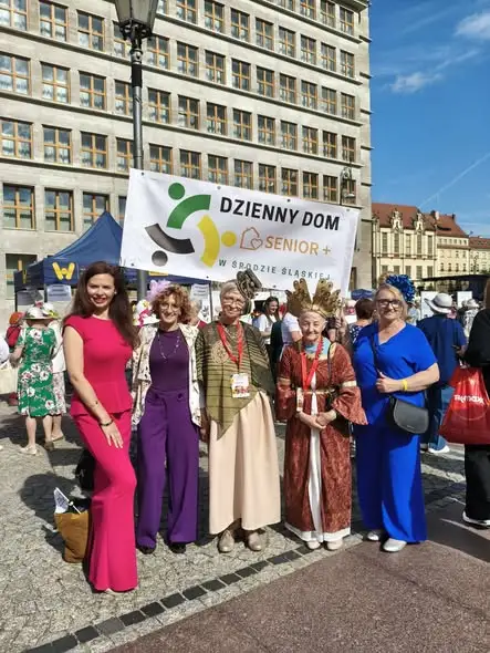 Wrocławskie Dni Seniora: Panie ze Środy Śląskiej z nagrodami za nakrycia głowy