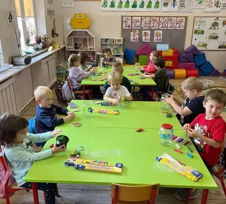 Jesienne warsztaty w przedszkolu – dzieci stworzyły wyjątkowe kompozycje