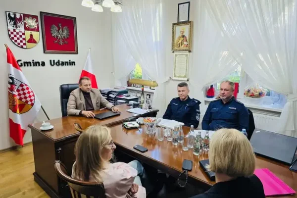 Bezpieczeństwo uczniów w gminie Udanin tematem spotkania wójta z dyrektorami szkół