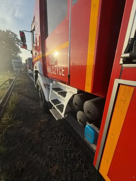 Pożar kabiny ciężarówki na DK94 – szybka akcja kierowcy zapobiegła tragedii