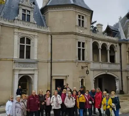Seniorzy z Malczyc zwiedzali Zamek w Gołuchowie i zabytki Kalisza