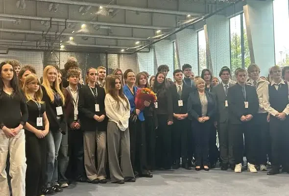 Uczniowie Dolnego Śląska przy okrągłym stole: „Jakiej szkoły potrzebujecie?”