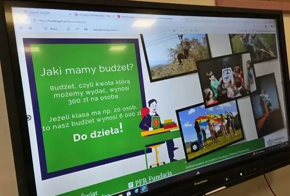 Uczniowie uczyli się planować budżet wycieczki podczas warsztatów „Kasa, plan, przygoda!”