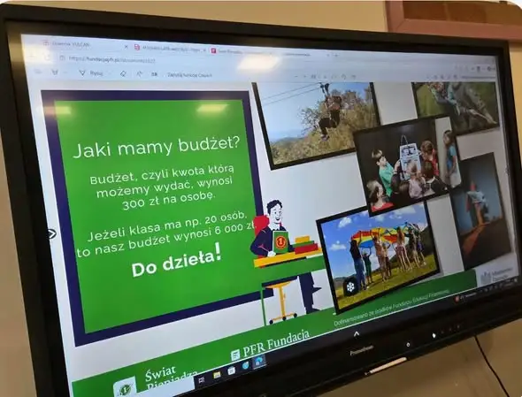 Uczniowie uczyli się planować budżet wycieczki podczas warsztatów „Kasa, plan, przygoda!”