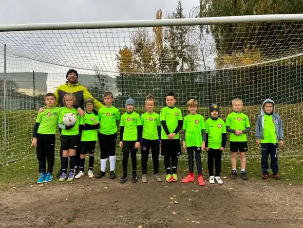 Sportowy weekend w Kostomłotach: trampkarze z dwoma zwycięstwami, młodzicy z porażkami