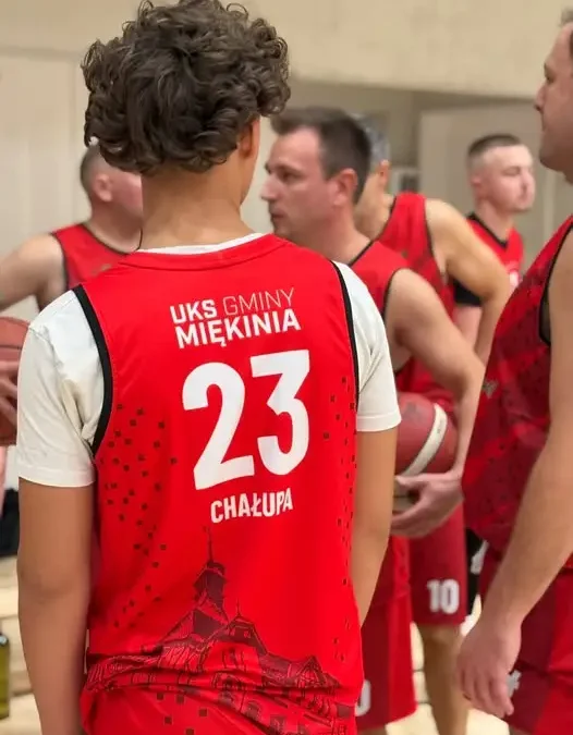 Szymon Chałupa zadebiutował w seniorskiej drużynie UKS Gminy Miękinia