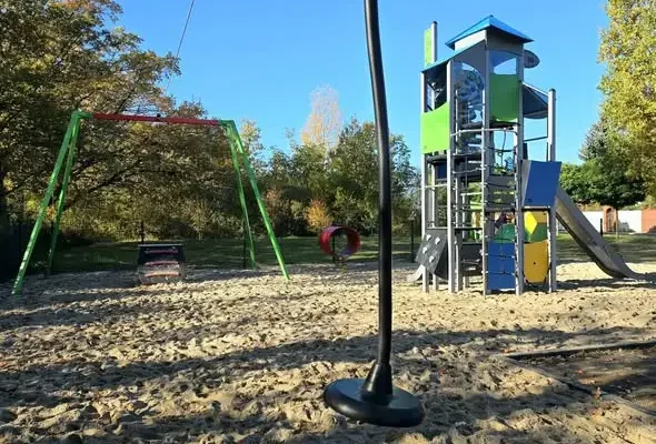 Środa Śląska: nowy plac zabaw przy ulicy Akacjowej już otwarty