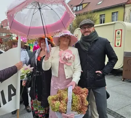 Powiatowy Dzień Seniora w Środzie Śląskiej – poznaliśmy Króla i Królową Seniorów