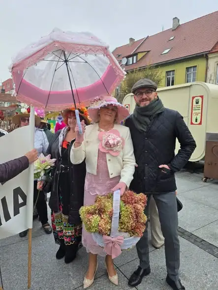 Powiatowy Dzień Seniora w Środzie Śląskiej – poznaliśmy Króla i Królową Seniorów